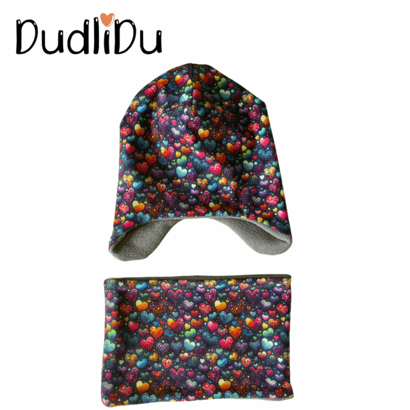 Fülvédős téli bélelt beanie sapka, körsál, szett - Színes szívek